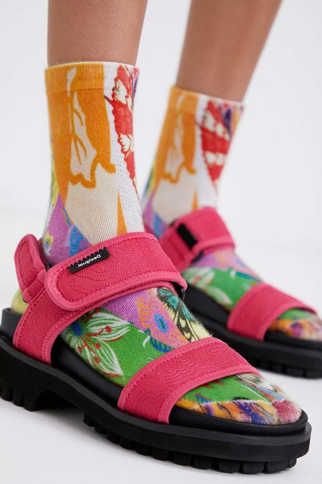 Calcetines estampados, de la colaboración entre Monsieur Christian Lacroix y Desigual