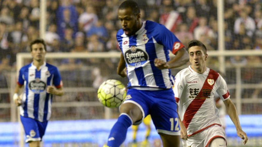 El Deportivo golea al Rayo en Vallecas.