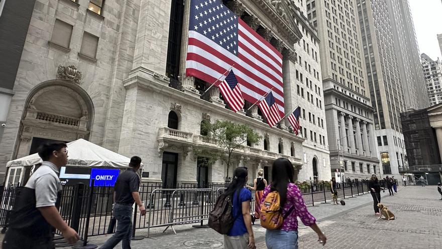 Wall Street cierran al alza tras la renuncia de Joe Biden a la Casa Blanca
