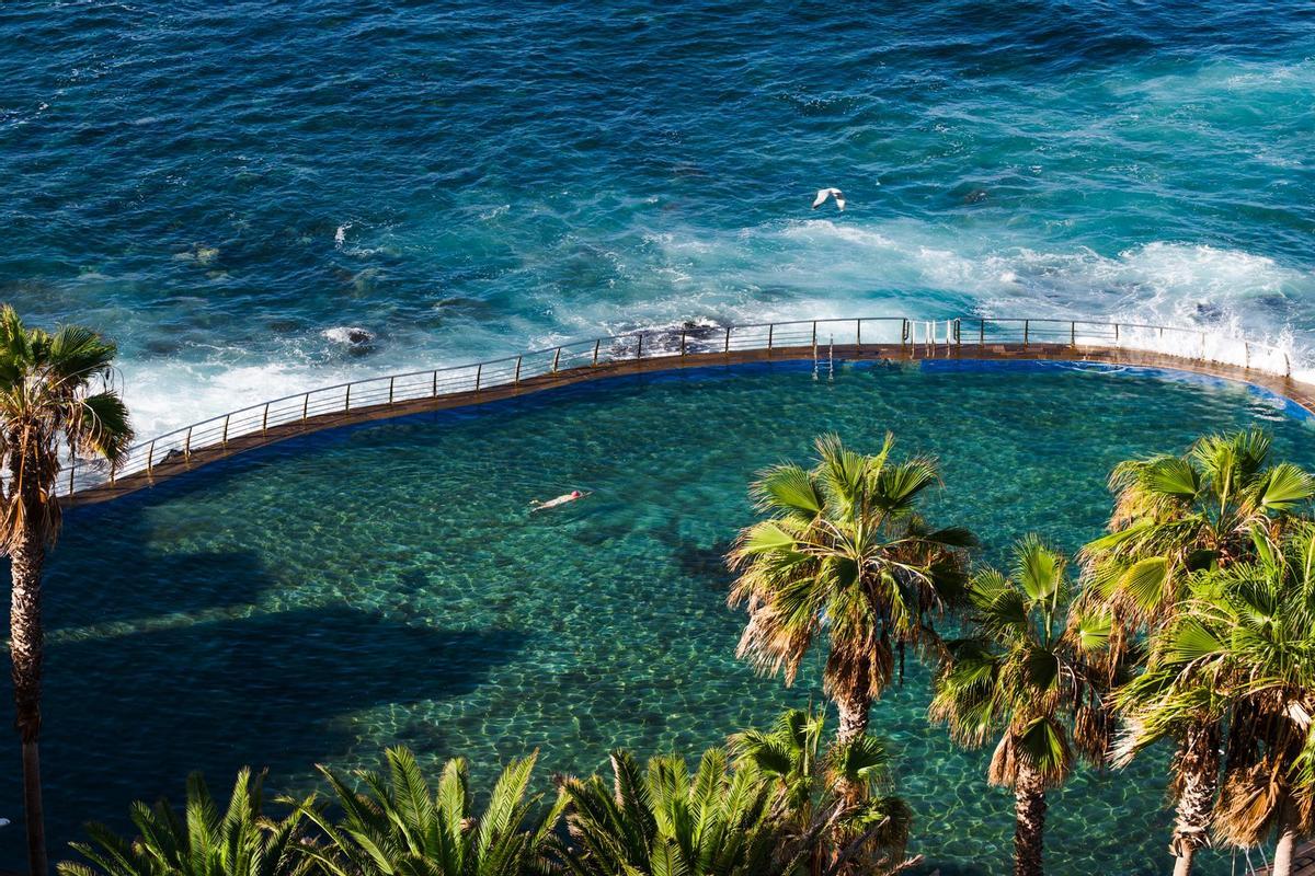 Piscina natural entorno Océano Health Spa Hotel