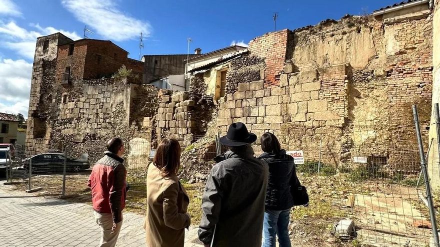 El Ayuntamiento de Coria encarga un estudio de restauración de la muralla romana