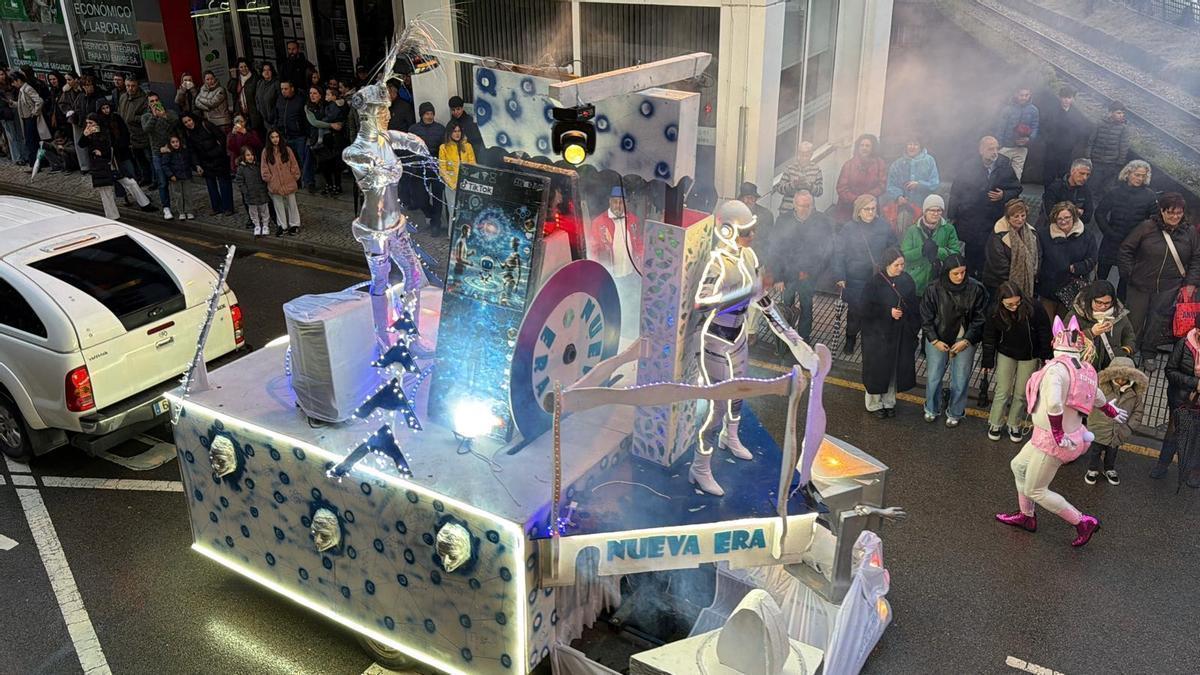 El carnaval en Asturias llega hasta la víspera de Ramos: así fue el multitudinario desfile de Antroxu de Posada de Llanes en plena Semana Santa