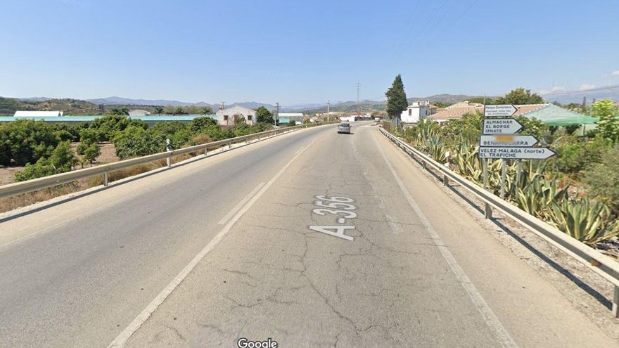 Fallece un motorista en un accidente en Vélez-Málaga