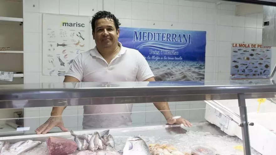 Un emprendedor rescata la pescadería del Mercat de Dalt de Ontinyent