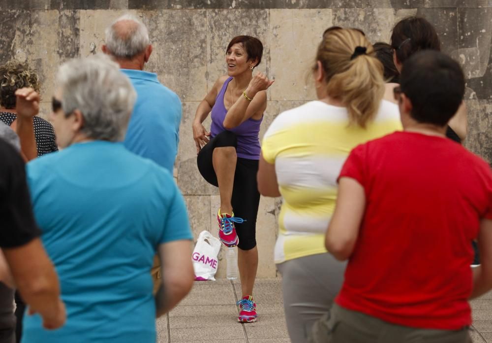 Clase de zumba al aire libre en Gijón