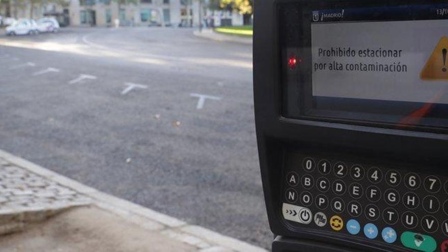 Agreden a una empleada del SER en Madrid tras multarles por mal aparcamiento