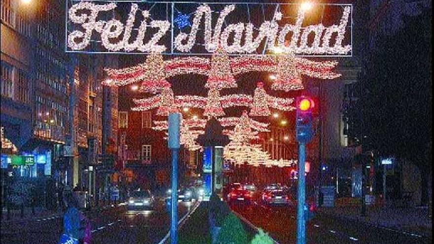 El alumbrado navideño de la avenida de La Marina, recién inaugurado. / víctor echave