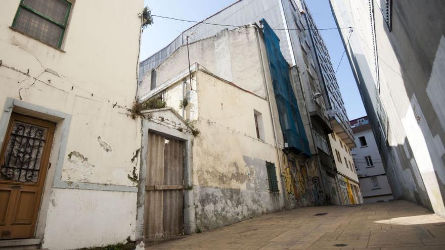 Los propietarios de los terrenos inician el proceso para promover en torno a 25 viviendas en A Falperra, en A Coruña