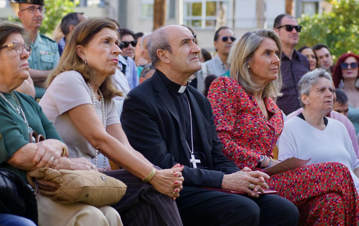 El obispo de Córdoba, Jesús Fernández, junto a la gerente de Faisem, Silvia Maraver