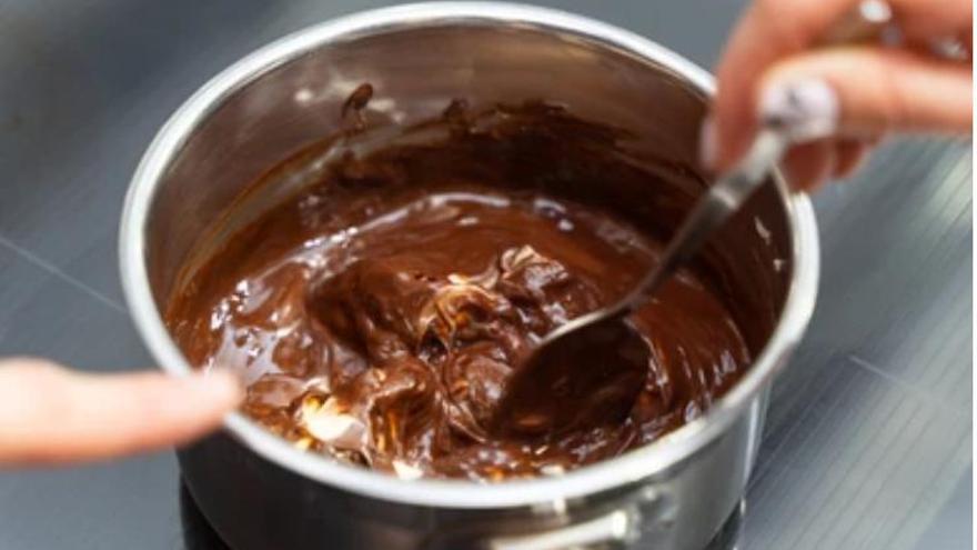 Cómo hacer turrón de chocolate al estilo ‘Suchard’.