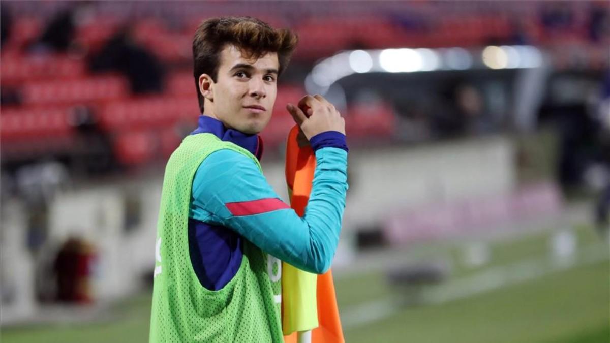 Riqui Puig fue titular ante el Rayo... ¡y la escuadra evitó su gol!