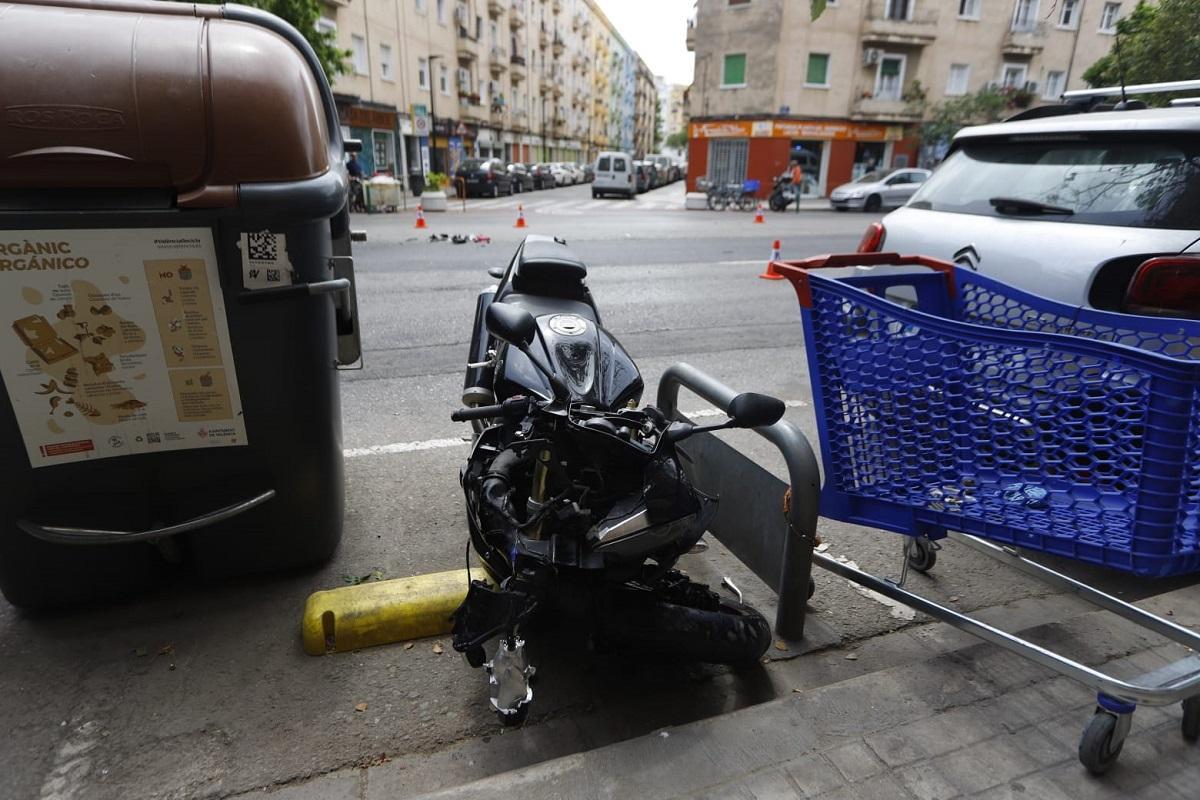 Estado en el que ha quedado una de las motos implicadas en el accidente