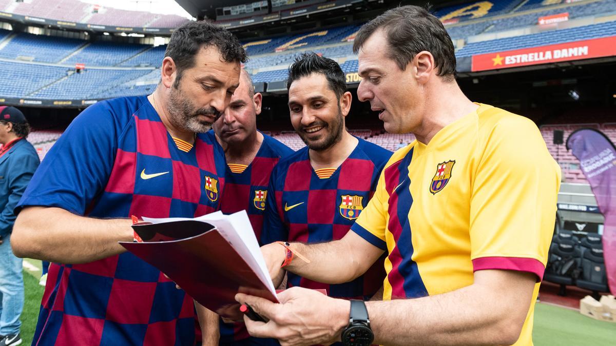 Repasando las posiciones antes de empezar el partido