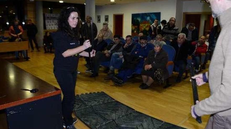 Un momento de la charla de ayer en Moaña. // Gonzalo Núñez