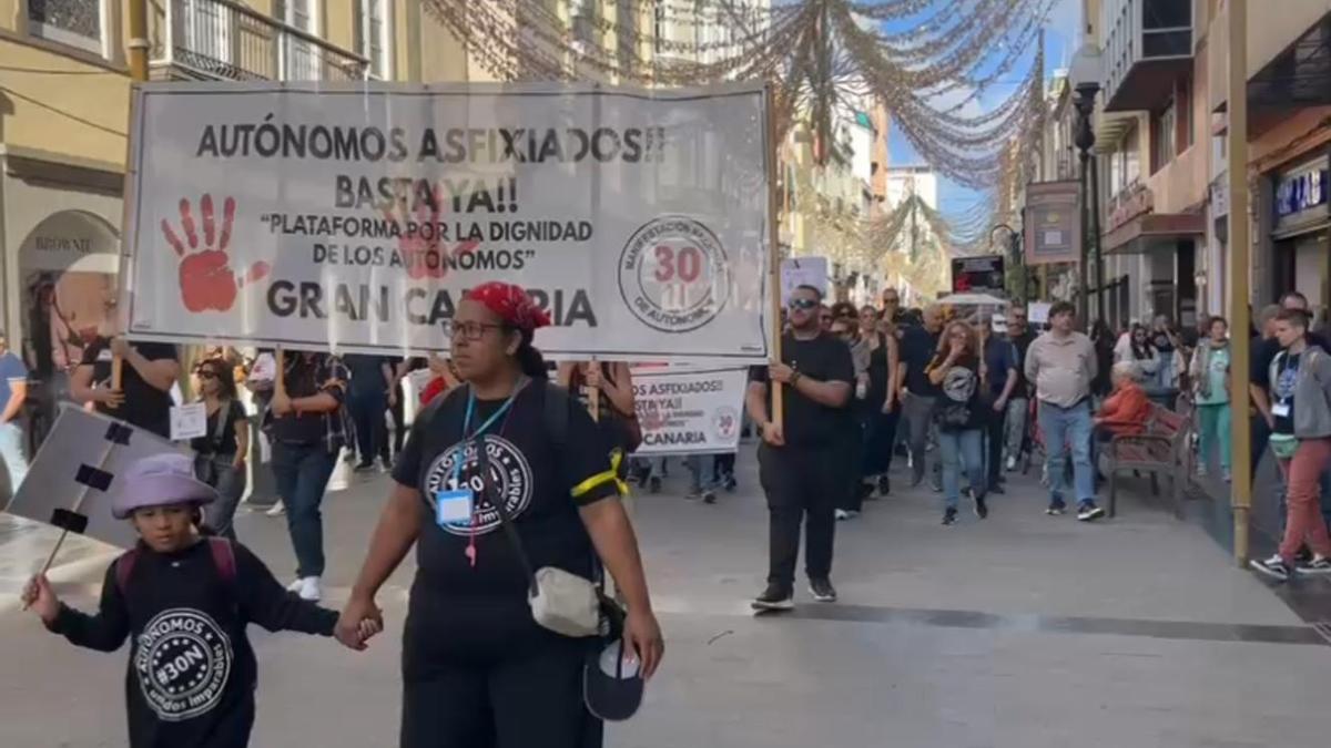 Manifestación de autónomos 30N en la calle Triana, en Las Palmas de Gran Canaria