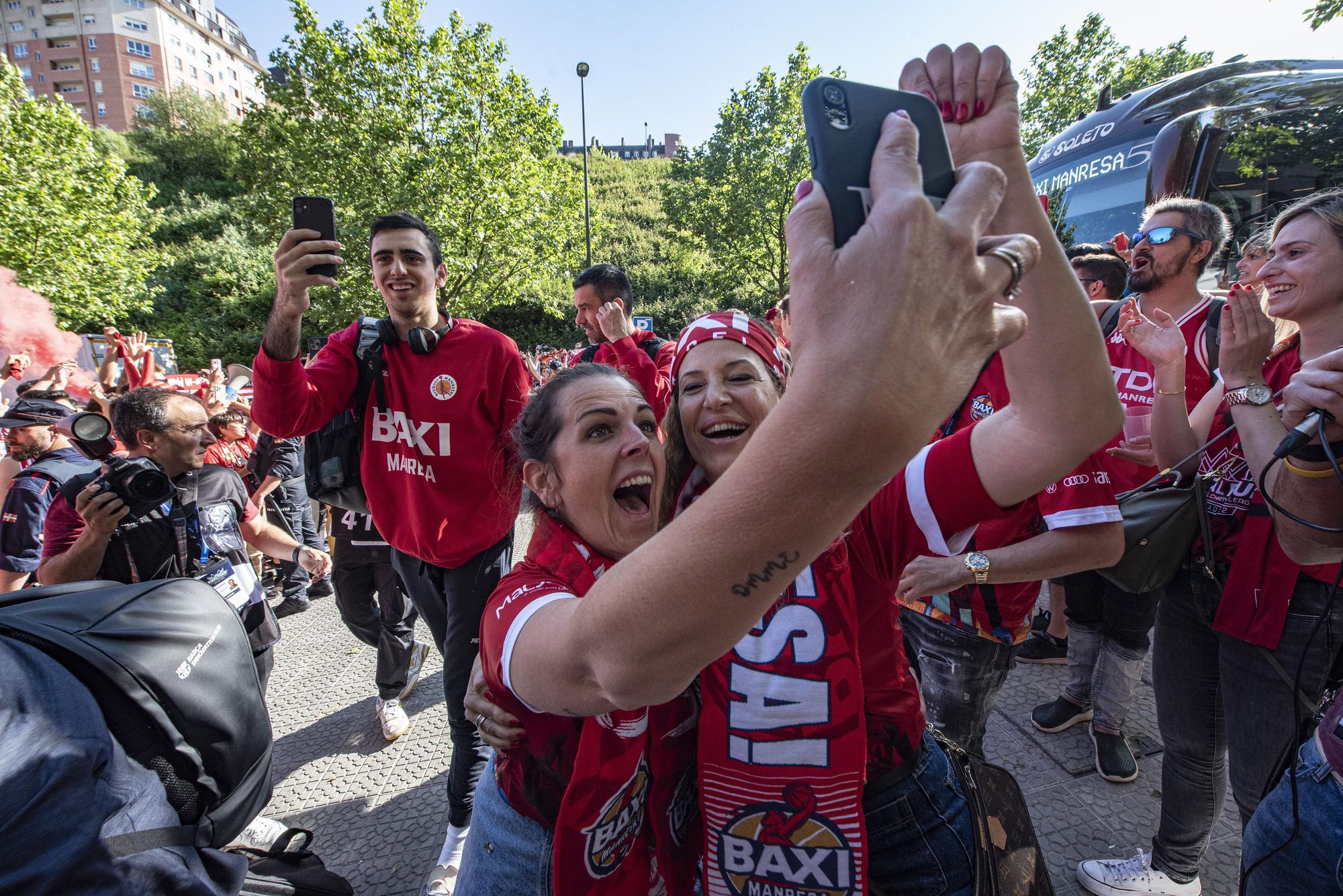 #RoadtoBilbao: Les millors imatges de l'afició abans de la gran final Baxi-Tenerife