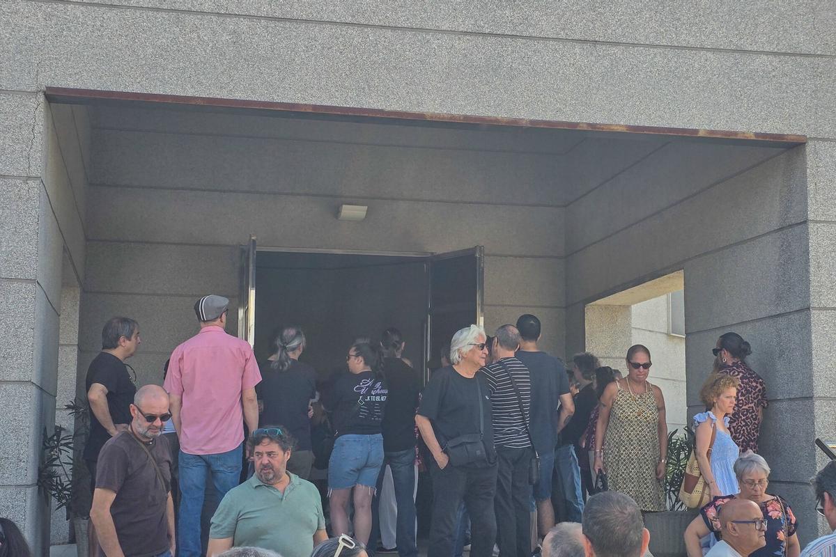 Badajoz le da el adiós más musical al polifacético Gene García