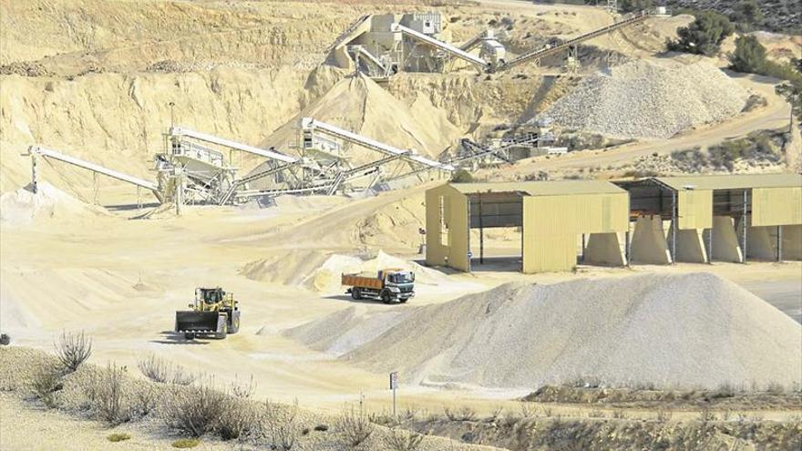 La Mesa de la Minería se reúne tras 2 años para desbloquear las arcillas