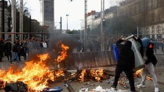 ¿Quiénes están detrás de las protestas y los disturbios en Francia por la reforma de las pensiones?