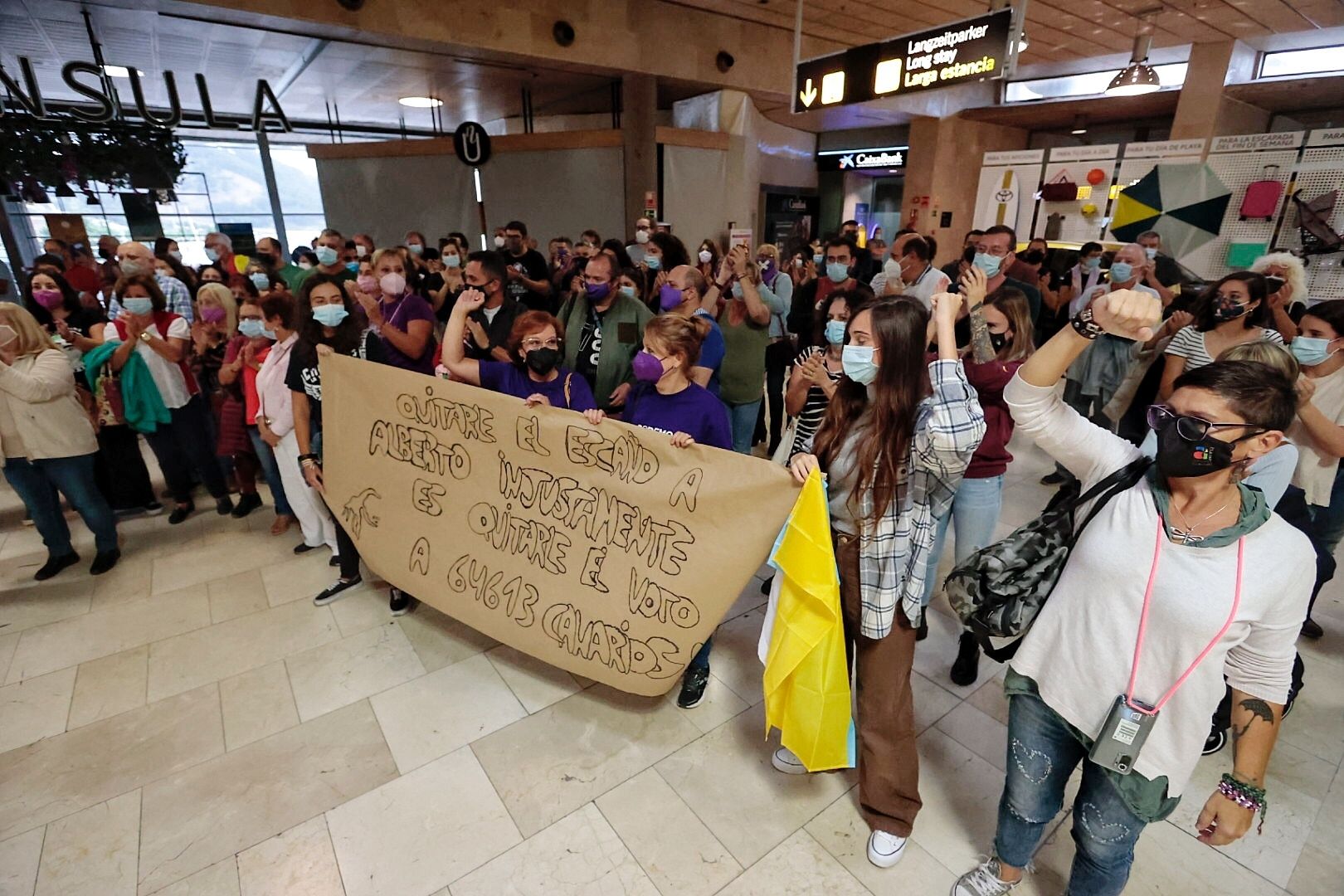 Alberto Rodríguez llega a Tenerife y anuncia que deja la militancia de Podemos