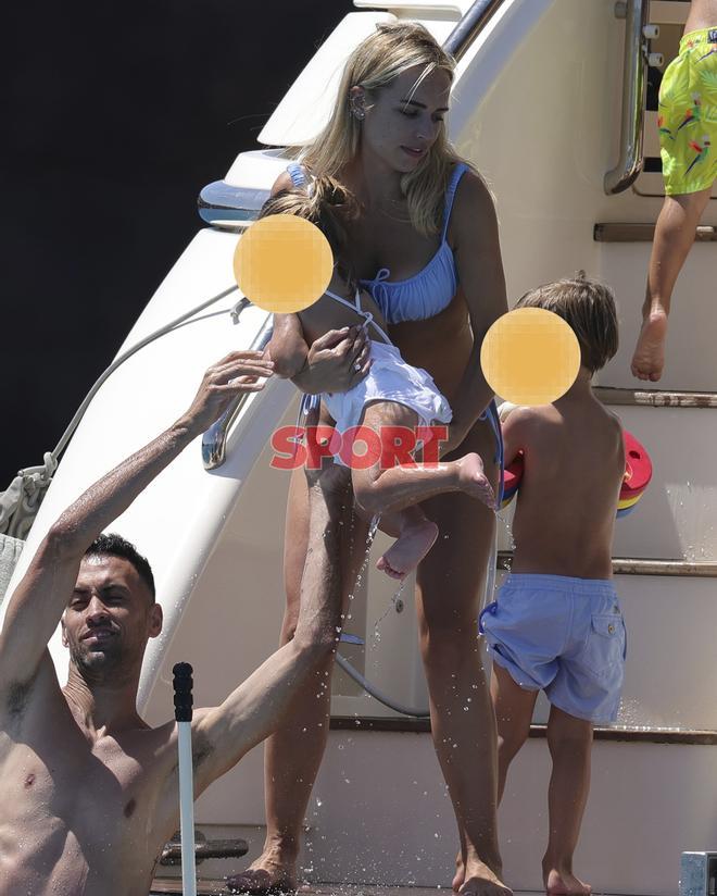 ¡Fotos exclusivas! Así son las vacaciones de Sergio Busquets y Jordi Alba