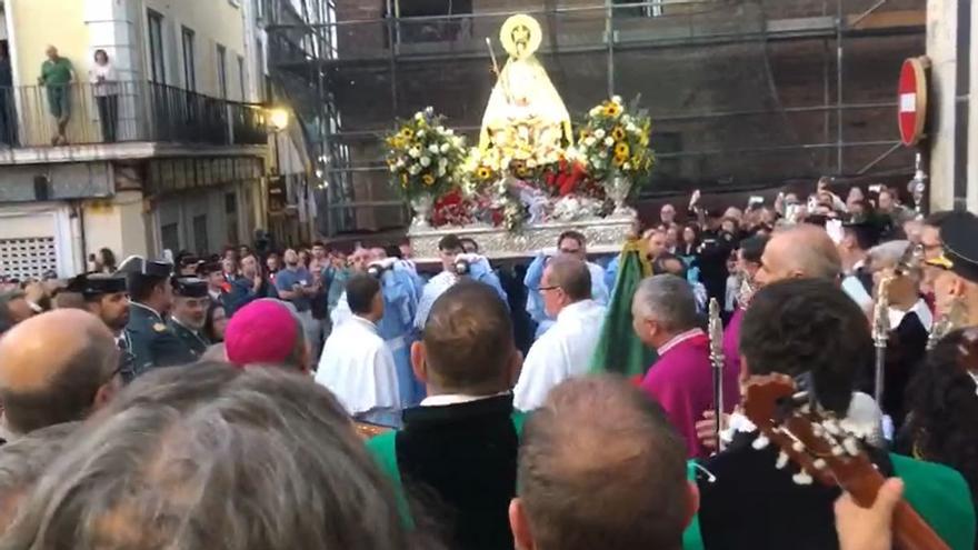 Vídeo | Así le ha cantado la tuna a la Virgen de la Montaña