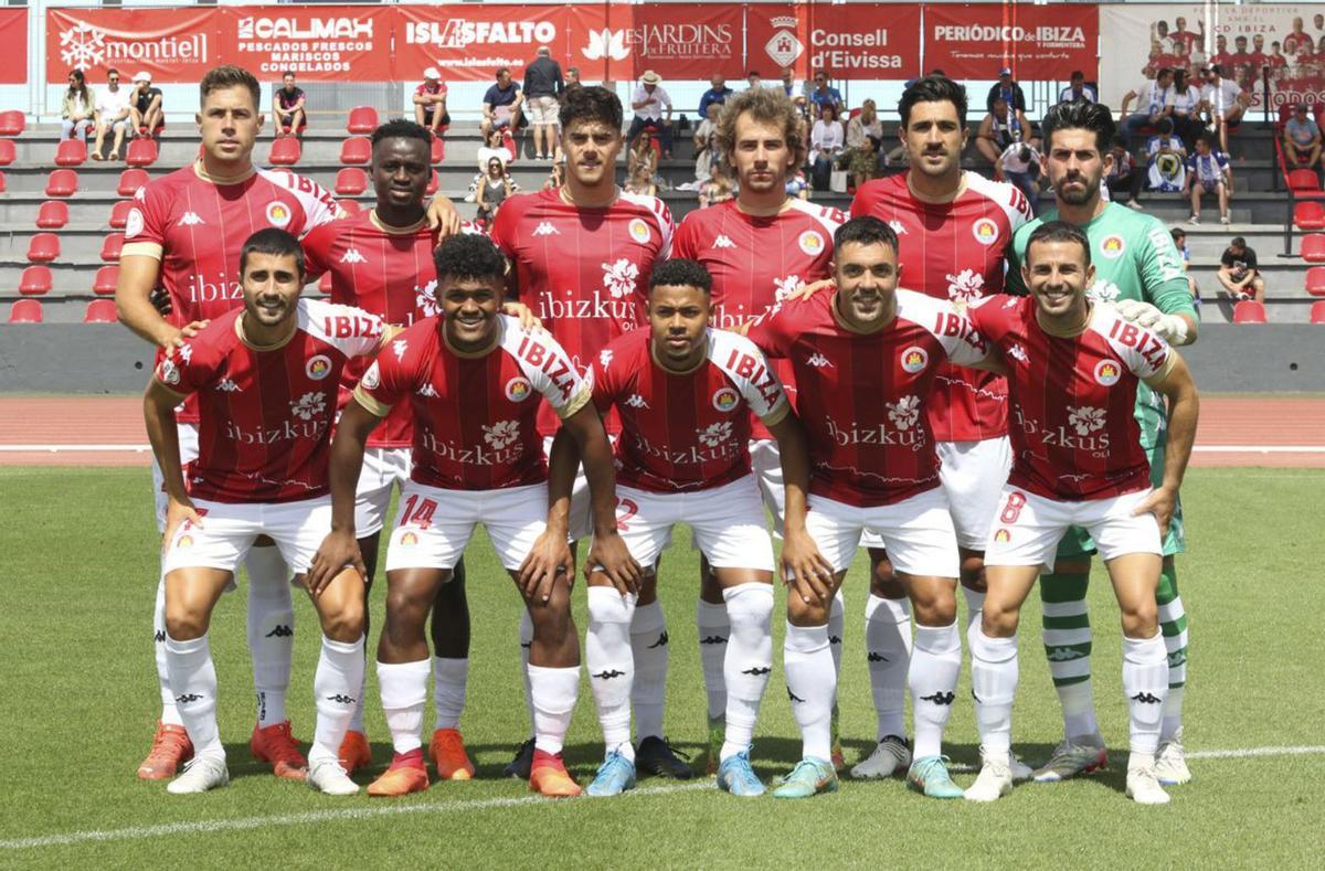 Mario Ormaechea, técnico de la Penya Independent, en un choque de esta temporada . | JUAN A. RIERA