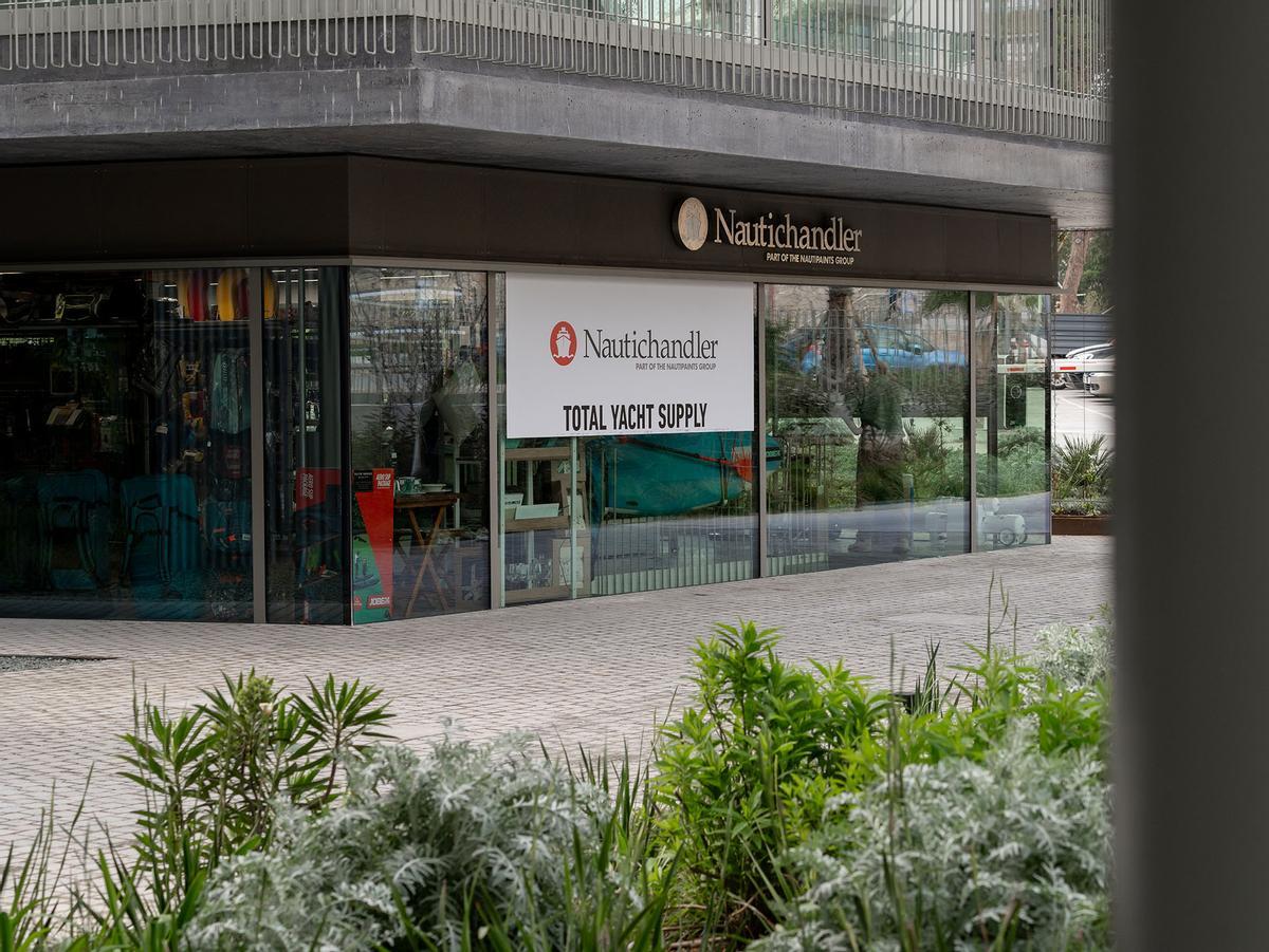 Nueva tienda Nautichandler de suministros náuticos en el Club de Mar - Mallorca.