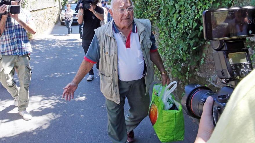 Manuel Charlín, libre con cargos, tras declarar en Vigo en agosto.