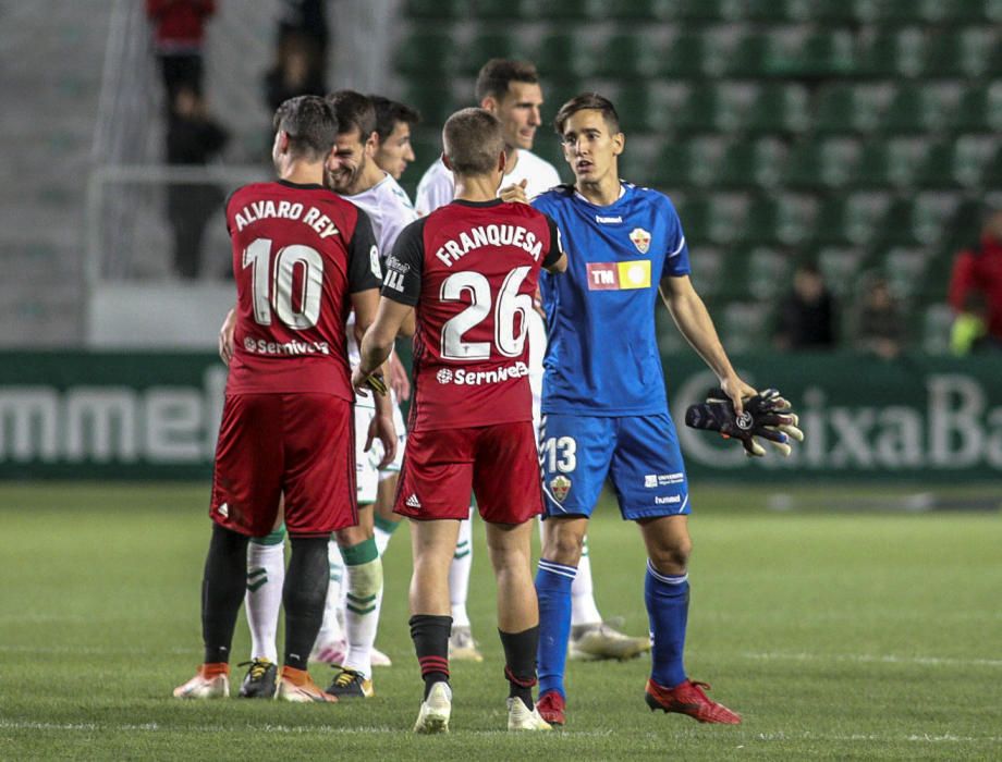 El Elche rompe el maleficio, vuelve a ganar en el Martínez Valero y recupera el olfato realizador en un partido más efectivo que brillante