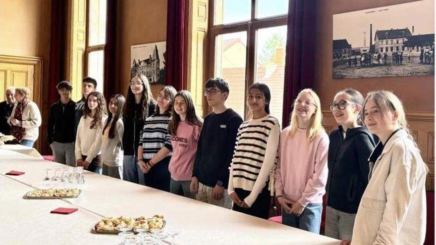 Estudiantes de Catoira conviven y aprenden en un intercambio educativo en Francia