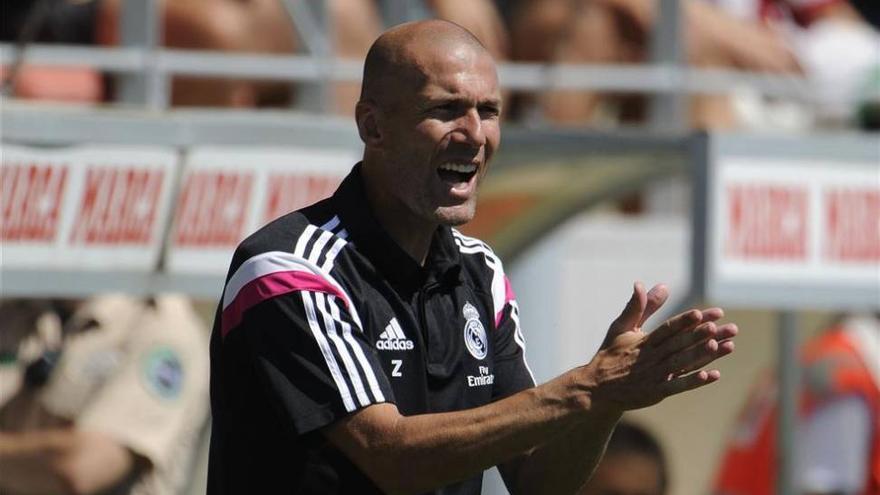 Zidane, sancionado a tres meses de inhabilitación