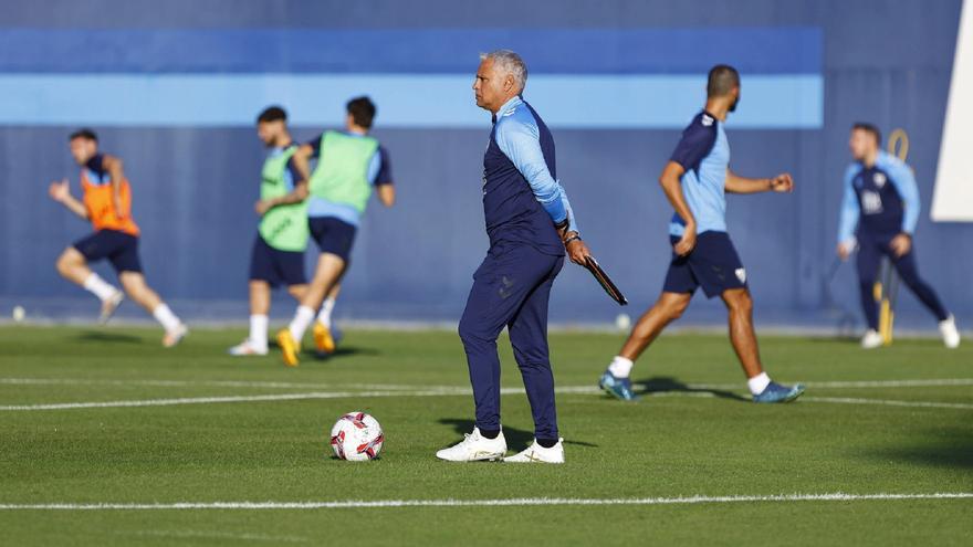 Eibar-Málaga CF: ¿Mantendrá Pellicer el sistema con tres centrales en Ipurúa?