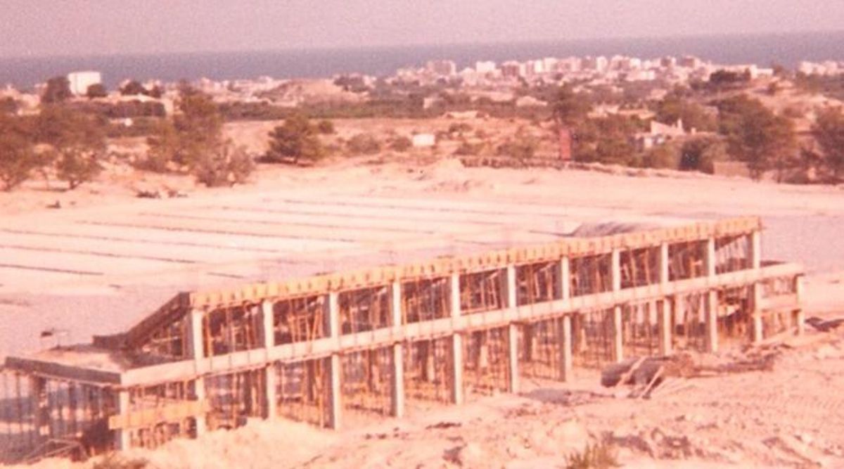 Pasaron los años y se consiguió construir el campo de rugby del pantano.