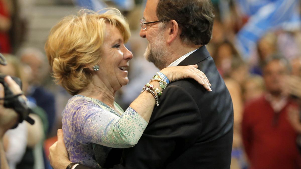 Esperanza Aguirre critica en un libro la &quot;indefinición&quot; ideológica de Rajoy