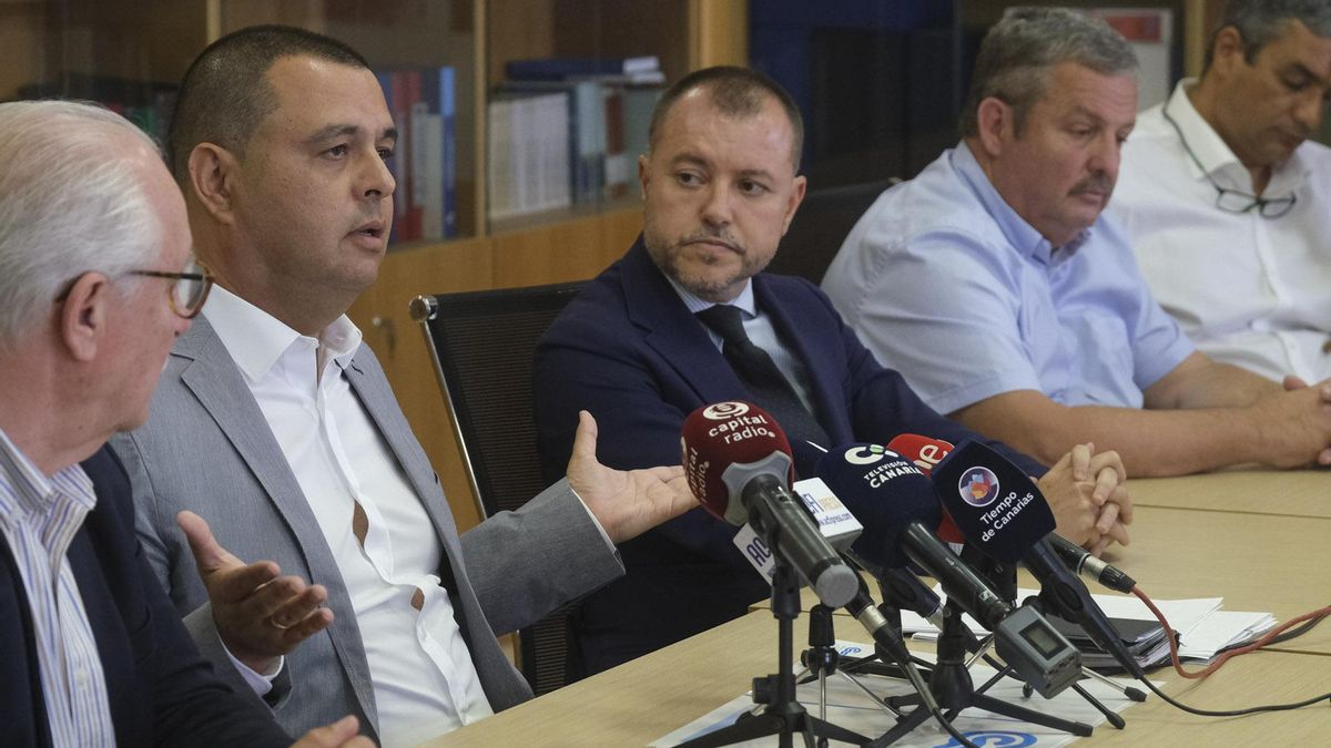 Un momento de la conferencia de prensa este lunes, en el Consejo Insular de Aguas.