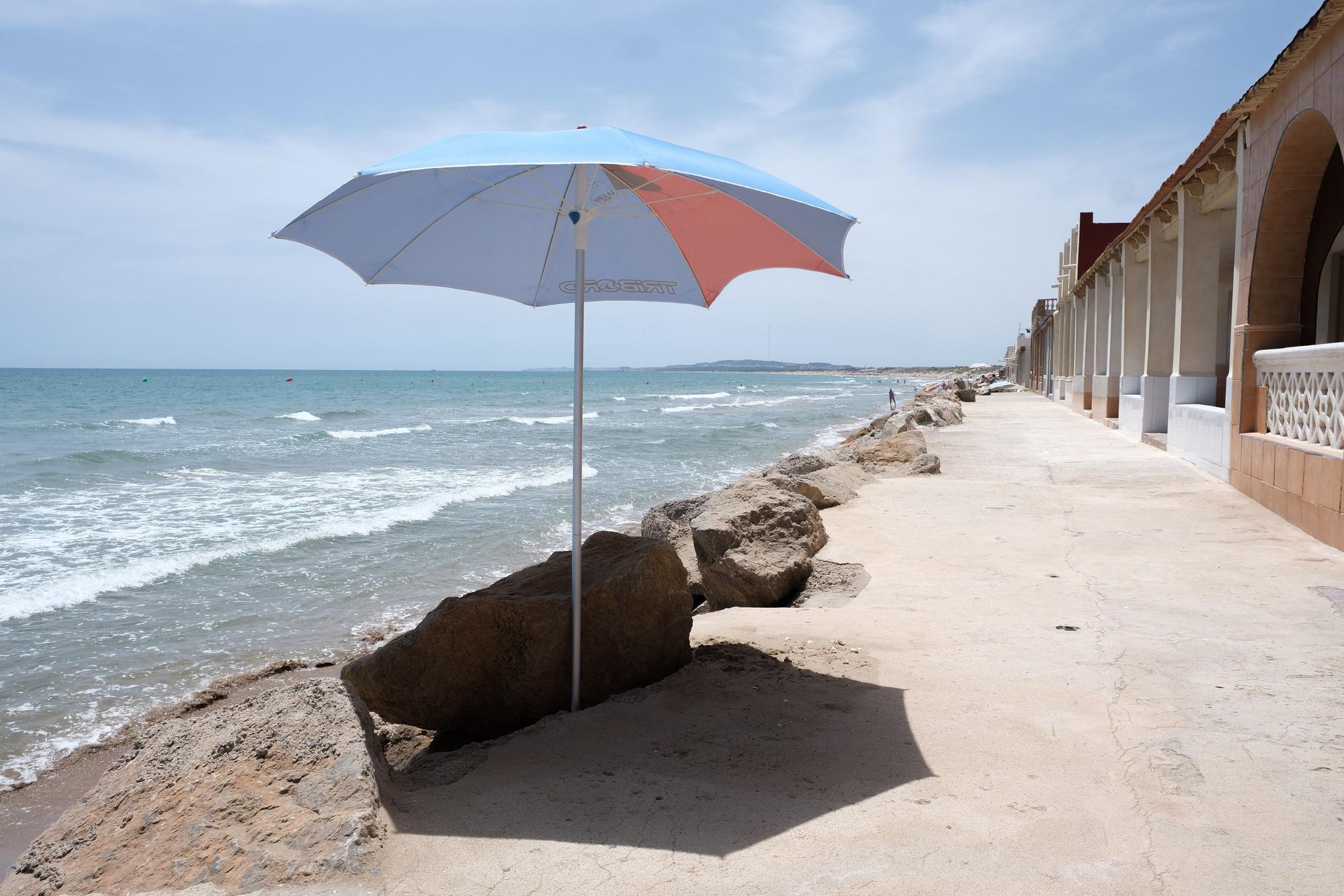 El mar engulle a La Marina