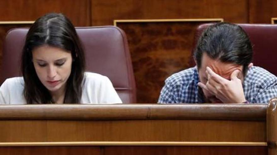 Irene Montero y Pablo Iglesias en el Congreso.