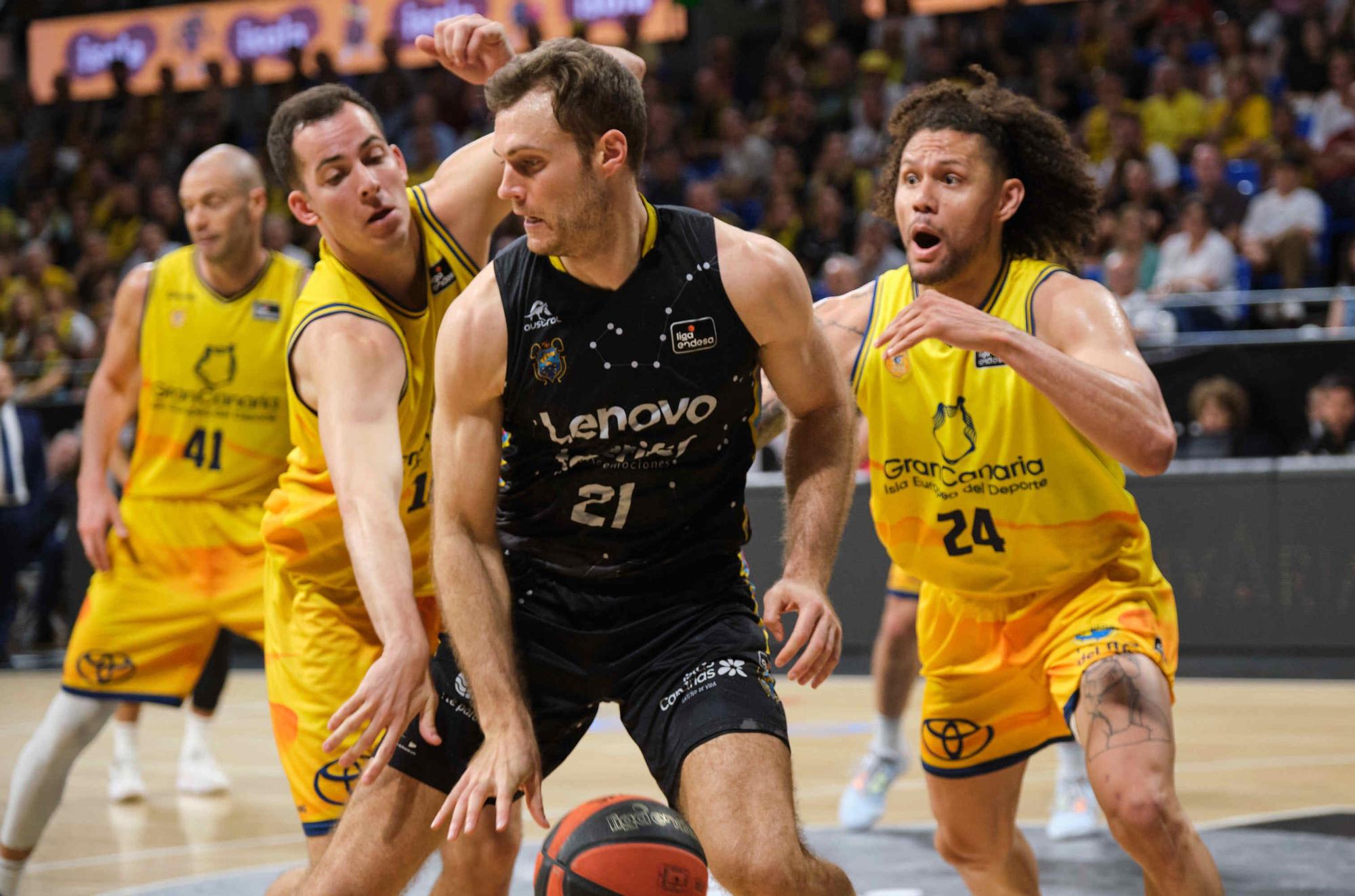 Derbi canario de baloncesto entre el Lenovo Tenerife y el Gran Canaria