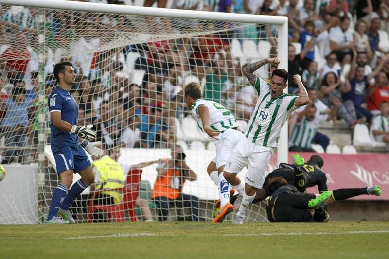 El Córdoba CF vence en su presentación al Granada