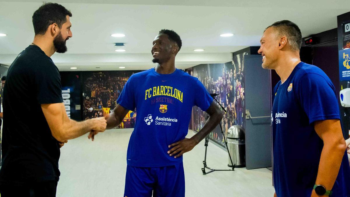 Nigel Hayes, con Jasikevicius y Mirotic
