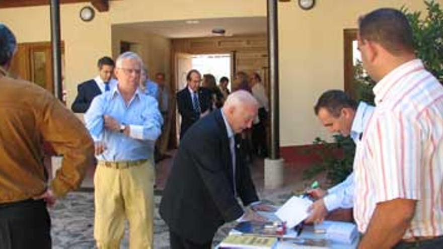 Los Caballeros de Yuste reciben la Cruz de los Servicios Distinguidos