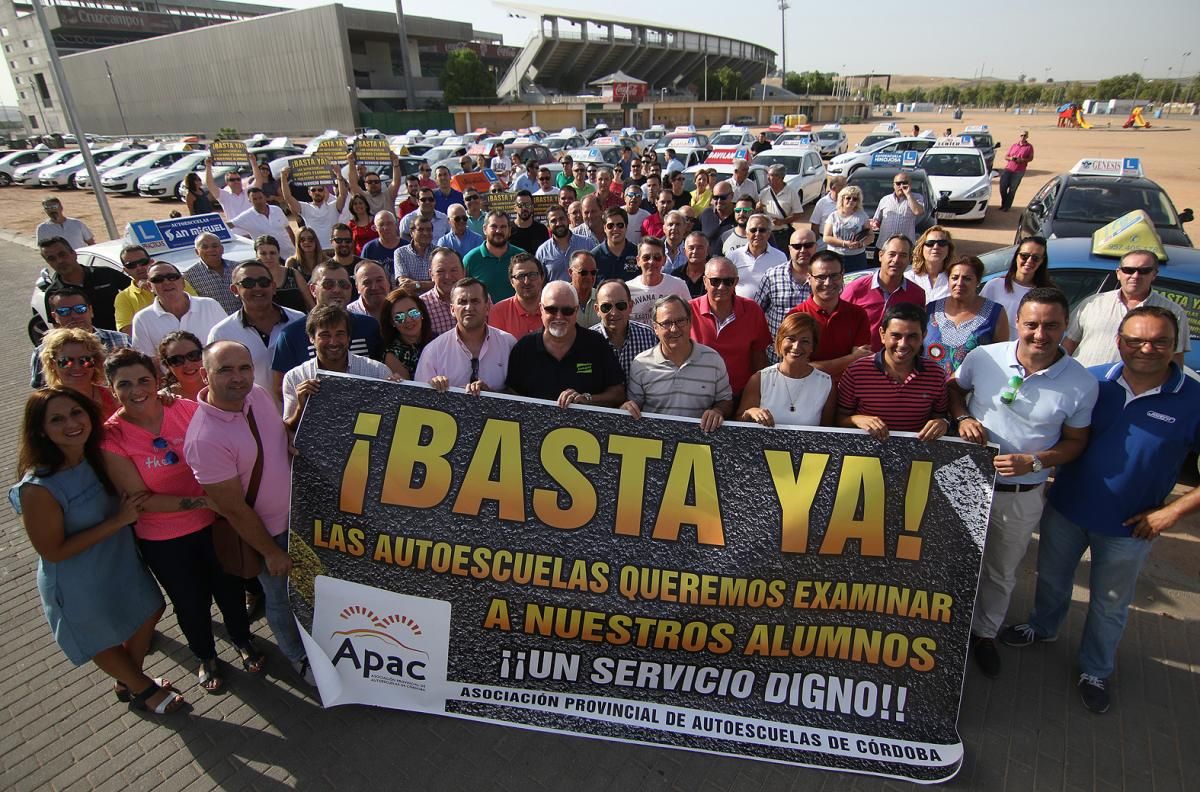 Fotogalería / Manifestación en Córdoba de autoescuelas