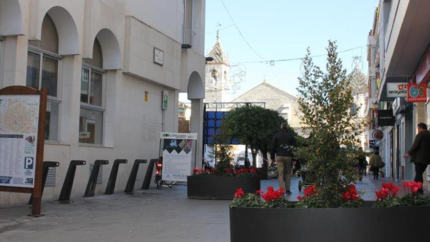 Colocan maceteros en la Plaza Nueva como medida de seguridad