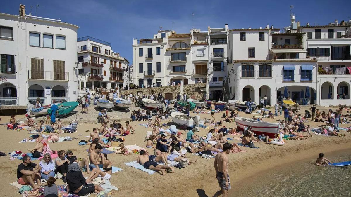 Girona, sonbahar pazartesisinden yaz perşembesine, yağmur ve soğuktan neredeyse 28 dereceye kadar çıkıyor
