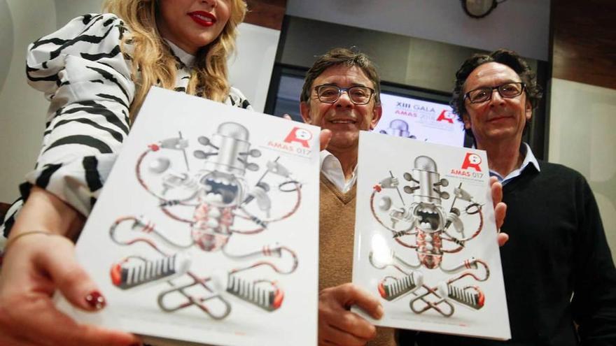 Arancha Nieto, Sánchez Ramos y Geno Cuesta, ayer, en la presentación de los premios AMAS.