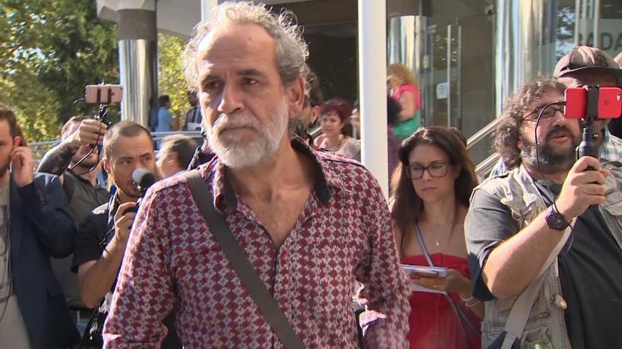 Willy Toledo queda en llibertat provisional sense fiança després de comparèixer davant el jutge