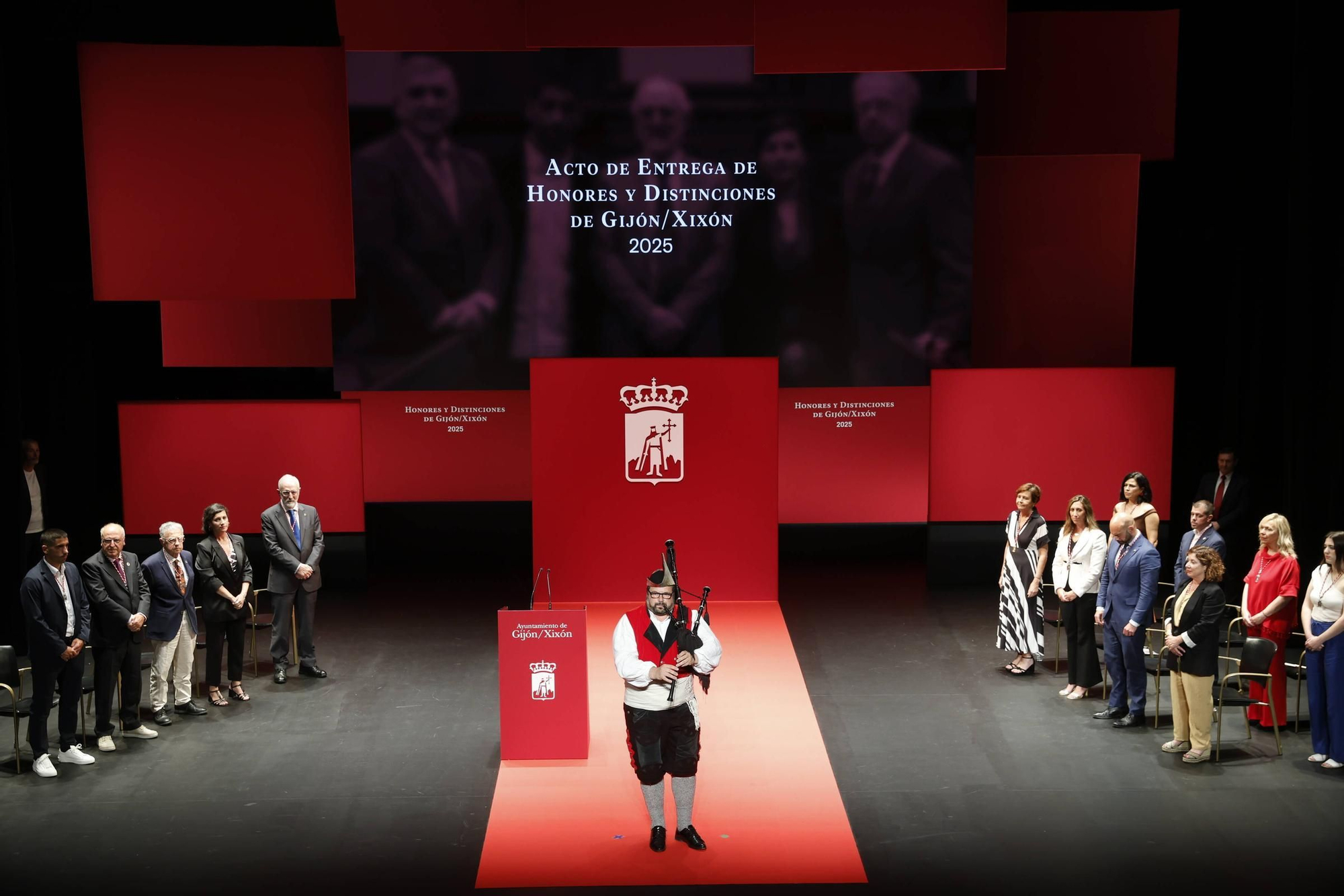 La entrega de medallas y distinciones de Gijón, en imágenes
