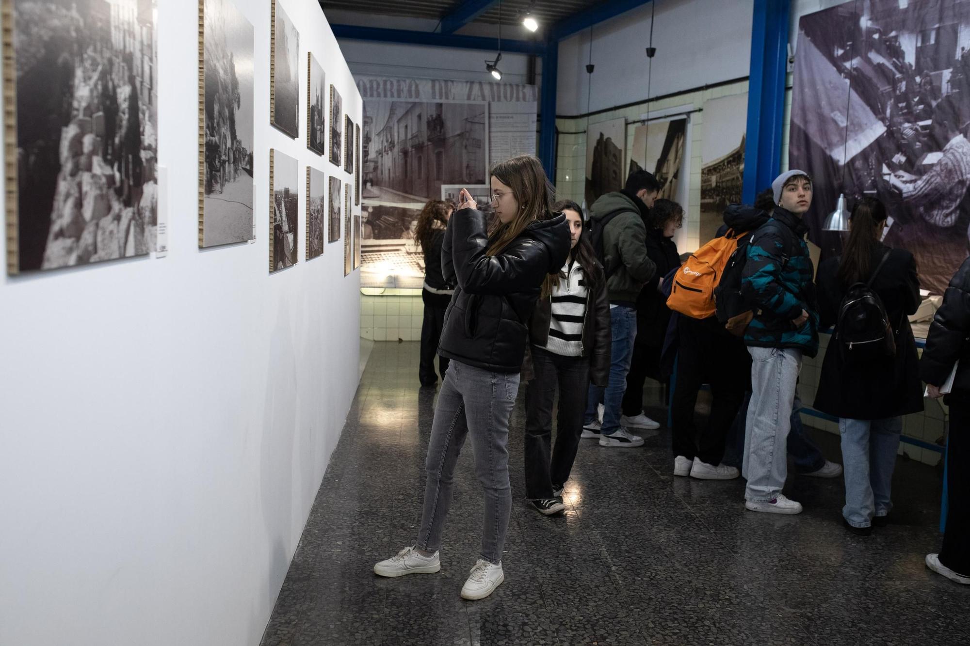 Visita a la exposición del periódico de LA OPINIÓN-EL CORREO DE ZAMORA