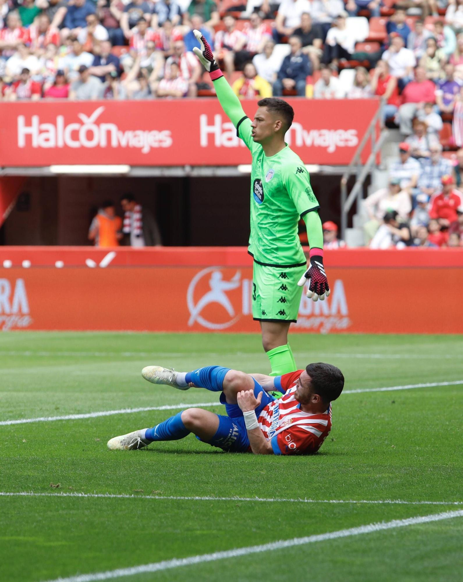 EN IMÁGENES: El Sporting vence al Lugo en El Molinón con un gran ambiente